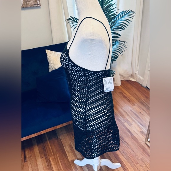 Elegant Black Crochet Swim Cover-Up - Picture 5 of 8